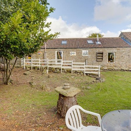 Family Country Cottage With A Private Valley View สการ์โบโรห์ ภายนอก รูปภาพ