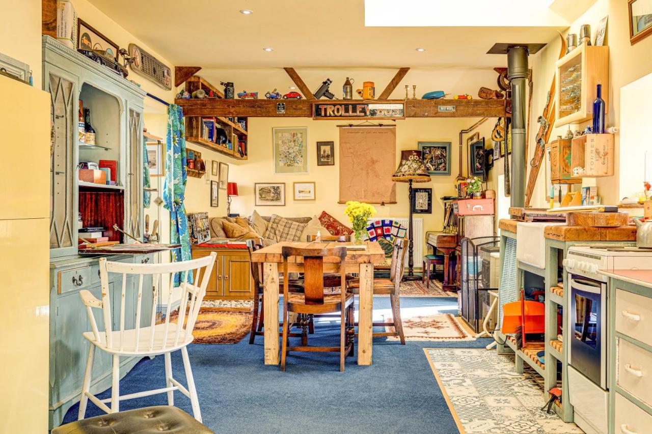 Family Country Cottage With A Private Valley View สการ์โบโรห์ ภายนอก รูปภาพ