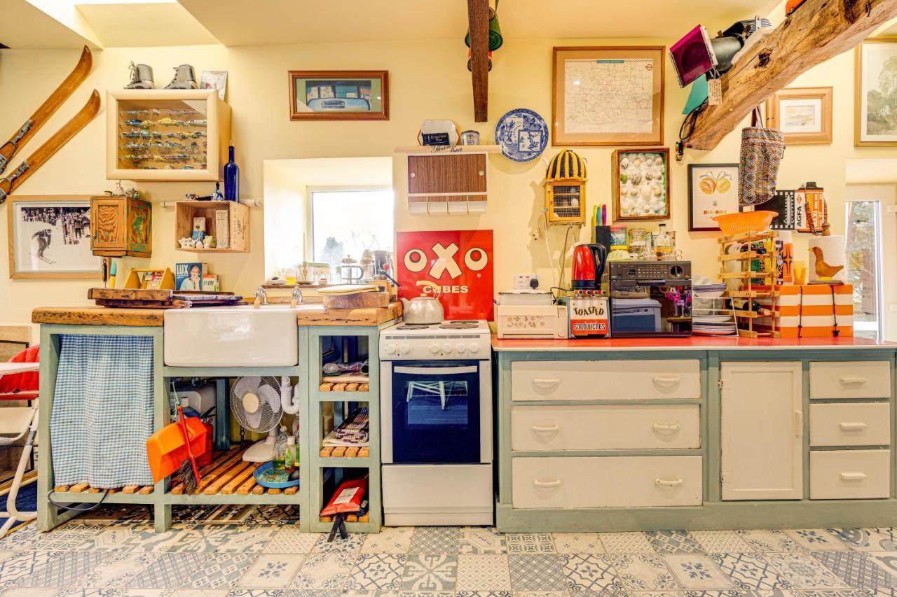 Family Country Cottage With A Private Valley View สการ์โบโรห์ ภายนอก รูปภาพ