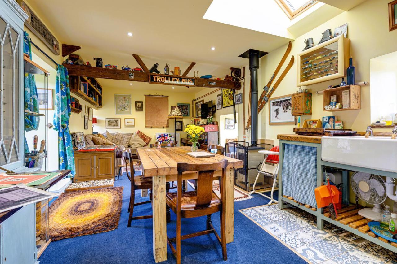 Family Country Cottage With A Private Valley View สการ์โบโรห์ ภายนอก รูปภาพ